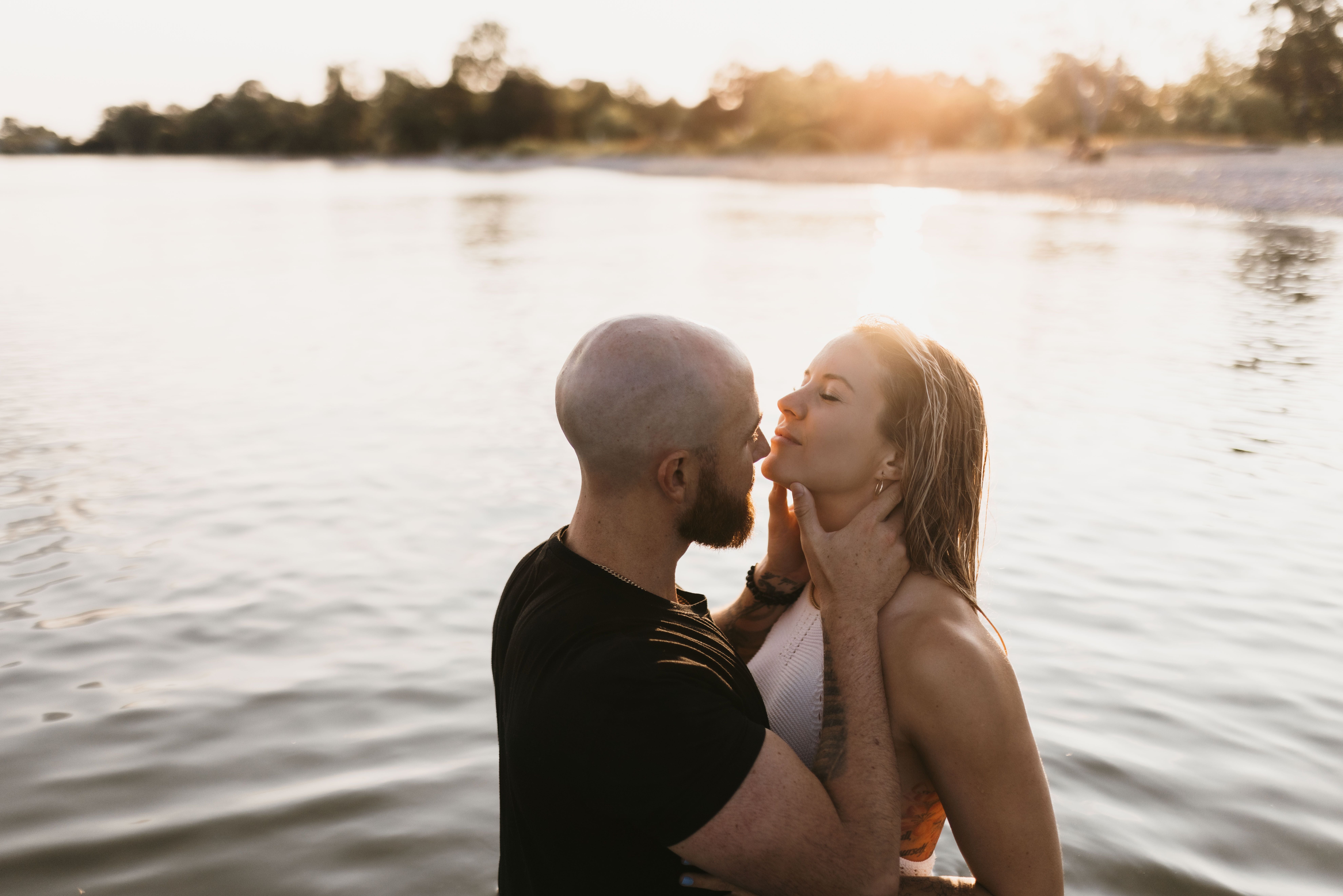 A Steamy Couples Session on the Beach A Steamy Couples Session on the Beach